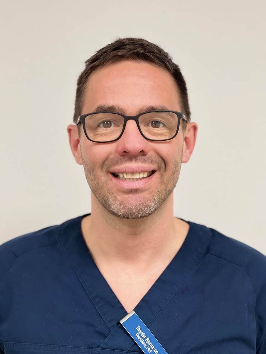 Dr. Thordur Bjarnson, Specialist i allmänkirurgi.